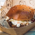 Burgery Białystok – jak rozpoznać naprawdę dobrego burgera?